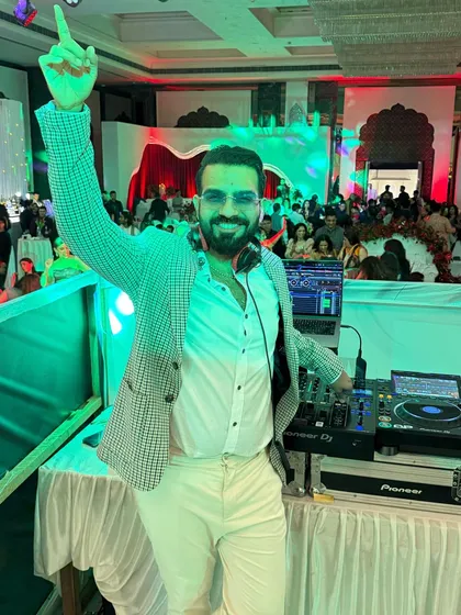 Turning the Pink City neon with my beats. This Jaipur wedding was all about grand celebrations and a dance floor that stayed packed all night.