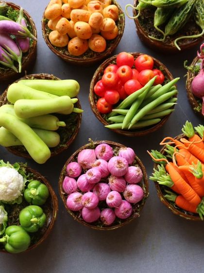 A beautiful flat lay of all 15 types of vegetables taught in my course.