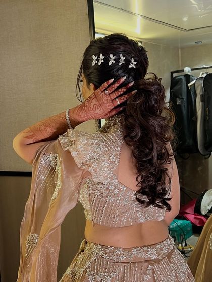 Glamorous Sangeet, Engagement & Reception Looks photo 10