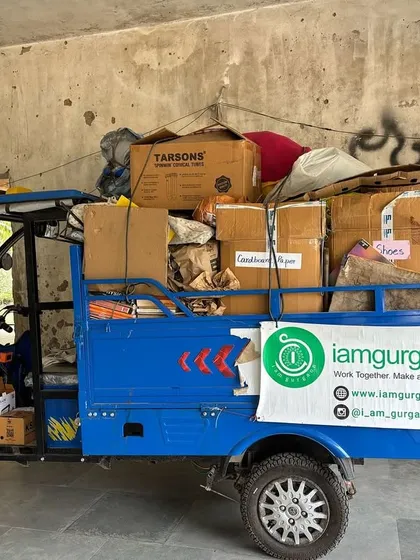 An electric vehicle fully loaded with 181.2 kg of dry waste collected from the Mayfield Gardens community drive. This waste is now on its way to our Samadhaan Hub for recycling, not a landfill.