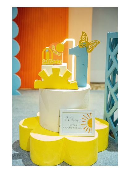 A duplicate image of the sunny and bright cake topper.