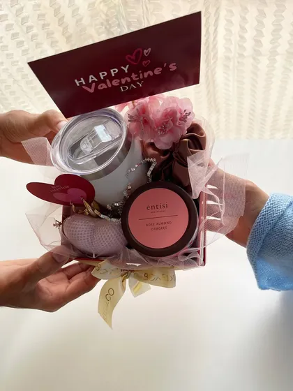 Sharing the love with a Valentine's gift. This hamper is perfect for couples to share or to gift to your special someone.