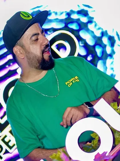 A shot of me at the decks with the GETLOUD branding.
