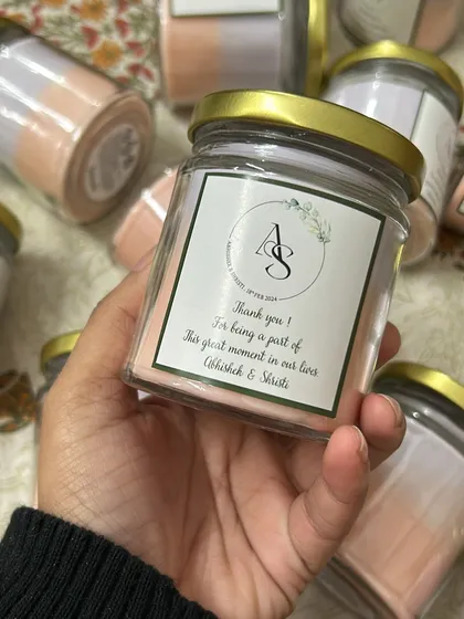 I love making wedding return favors feel truly personal. For this order, I created custom labels with the couple's initials and a thank you message. It’s a simple touch that makes a beautiful keepsake for guests to remember the special day.