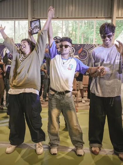 The finalists of the 1v1 Hip-Hop battle celebrating together, showcasing the community spirit even in competition.