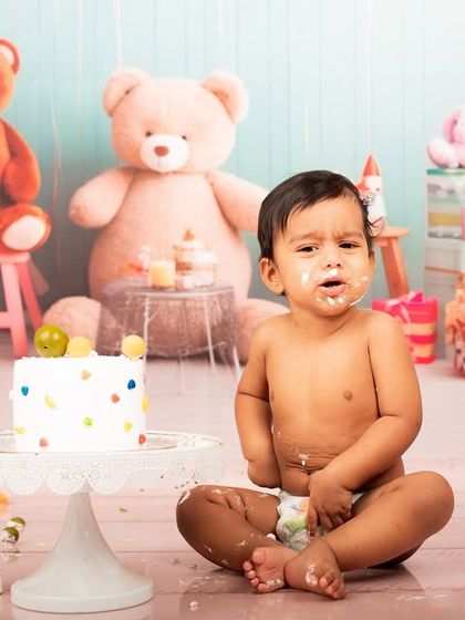 Not so sure about this whole cake thing. Every baby reacts differently, and I'm there to capture their unique and honest reactions, whatever they may be.
