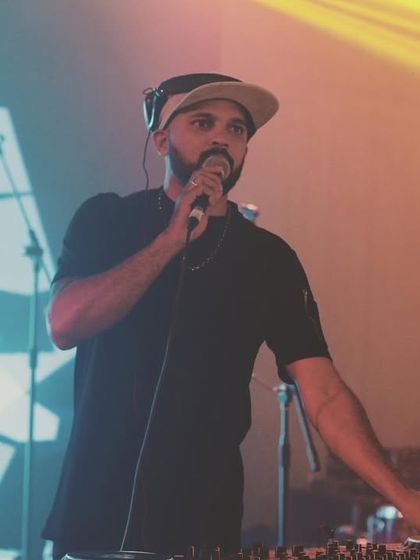 Shine HVK - Club & Festival DJ Behind the Decks photo 27