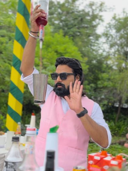 Spectacular Bar Performances photo 6