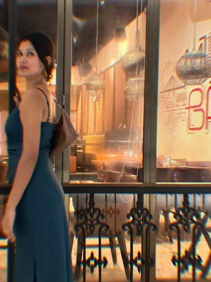 A motion blur shot that captures the mood of the evening. Fashion is about creating moments and feelings.