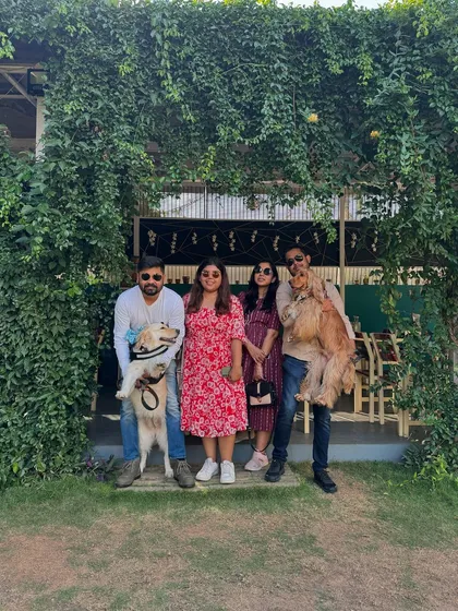 A group picture with our friends and their furry companions.