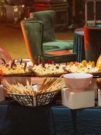 A beautiful spread of our artisanal dips and hummus, served with an assortment of crispy breadsticks and lavash.