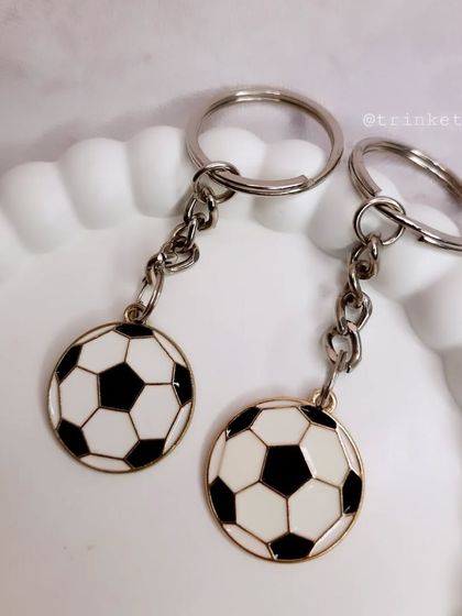 For the football fans, these soccer ball keychains are a perfect gift. They are durable, lightweight, and trendy.