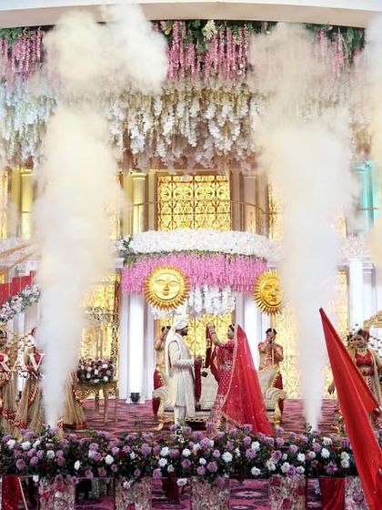 Spectacular Varmala Ceremonies photo 4