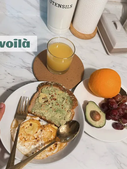My content shows how products fit naturally into a real home environment. This flatlay, part of a collaboration with Voila.ca, presents a healthy and appealing breakfast made with their delivered groceries, making the service look both convenient and aspirational.