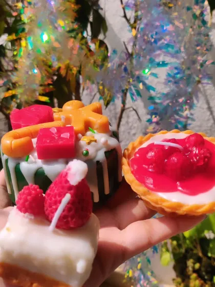 These dessert candles look good enough to eat! They are hand-poured from soy wax and scented, making them a perfect and unique gift for Christmas or any occasion.
