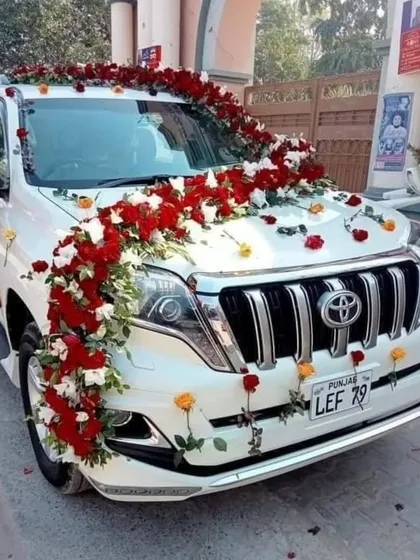 Your wedding car deserves to be decorated just as beautifully as your venue. I create elegant floral arrangements for wedding cars, using fresh roses and other flowers to ensure you arrive in style.