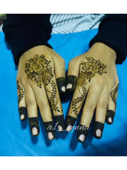 Another view of the minimal floral design, showing the delicate details and clean application.