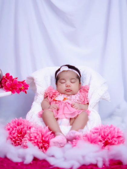 Newborn Portraits (0-3 Months) photo 41