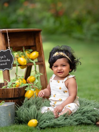 A happy customer at the lemonade stand! The vibrant yellows and greens make this theme a visual treat.