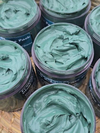 The texture is thick enough that it won't drip, making for a mess free application.