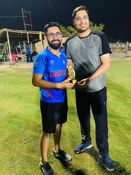Recognizing a player for his excellent bowling performance in a night match. Individual awards like these are a highlight of our tournaments.