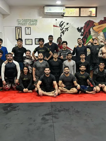 Another angle of our Sunday Jiu-Jitsu session. The mat is full of people dedicated to their craft, learning and sharing knowledge.