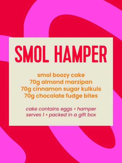 This is the breakdown of the Smol Hamper. It's a perfect single-serving treat for yourself or as a sweet Christmas gift for one.