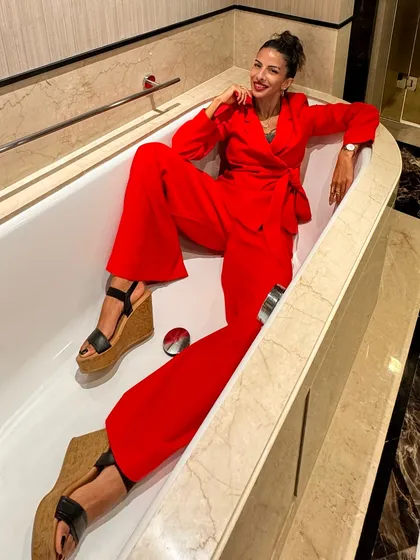 Another shot from the post-event bathtub photoshoot. It's all about not taking yourself too seriously.