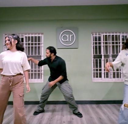 The 'Rewind & Replay' series was a hit. This image captures the fun and focus of the class as they work through a dynamic open style choreography.