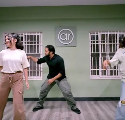 The 'Rewind & Replay' series was a hit. This image captures the fun and focus of the class as they work through a dynamic open style choreography.