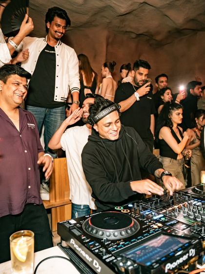 All smiles on the dancefloor at Bastian. This is the kind of joy I aim to create.