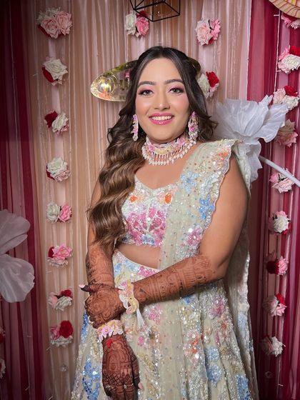 Modern Pastel & White Bridal Looks photo 73