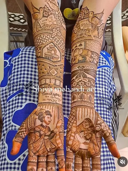 A personalized story mehendi with portraits of the bride and groom on the palms. The design includes meaningful text and illustrations that represent the couple's journey together.