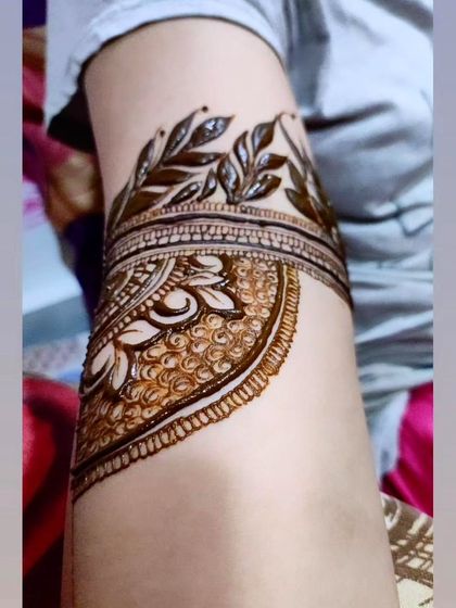Intricate Bridal Henna photo 22