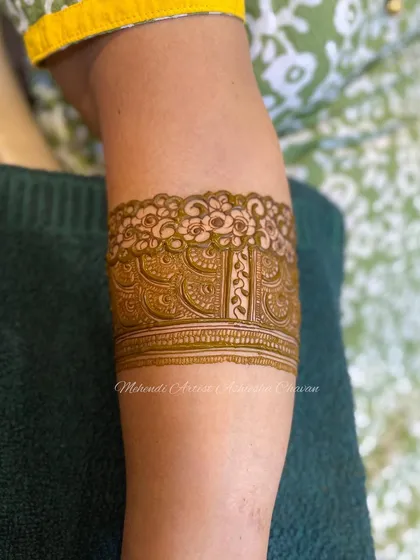 A start-up design for an arm band. The floral pattern is modern and elegant, a great way to begin a full-arm design.