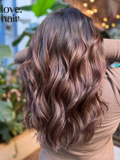 Another view of the old money brunette, showing the beautiful blend in different lighting.