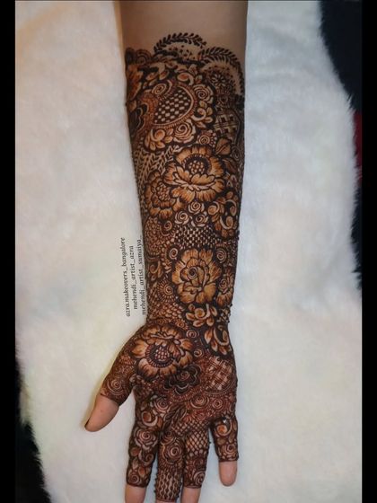 Azra Mehendi - Mehendi Artistry Full Bridal Mehendi photo 38
