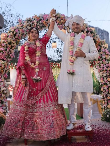 A beautiful shot from my wedding day. This is the result of the techniques I teach, a radiant and long-lasting look for the most important moments.