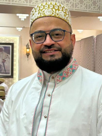 A closer look at the custom-embroidered saya kurta I made for a customer who ordered online. The pastel colors and intricate design were all chosen remotely, showing that distance is no barrier to getting your perfect outfit.