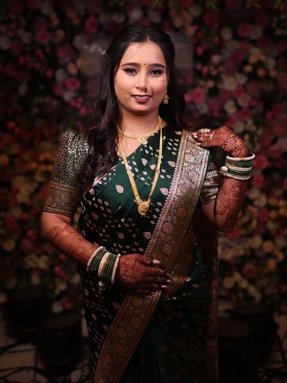 Traditional Engagement & Sakharpuda Looks photo 39