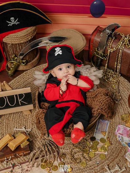 A four-month milestone celebrated with a fun and adventurous pirate theme.