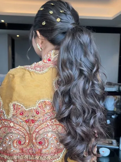 The final look, a beautiful and unique hairstyle that is perfect for a bride who wants to stand out.