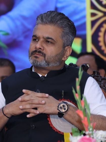 A moment of reflection during the speeches at the Jayanti Mahotsav. The teachings of saints like Siddharameshwara are timeless and relevant even today.