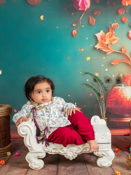 A tiny throne for a tiny prince. We have a variety of props, like this ornate white bench, that can be used across different themes to create unique looks.