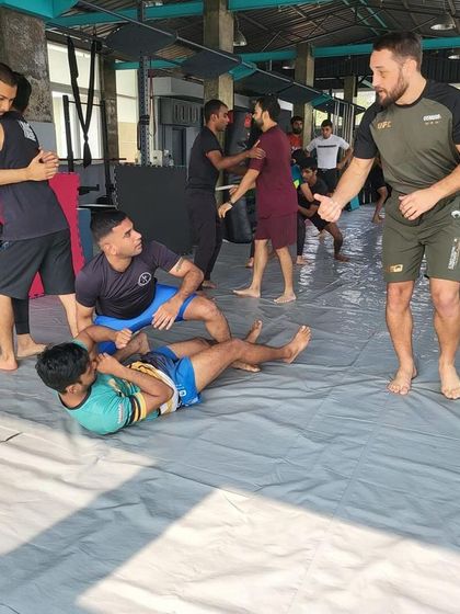 A closer look at the hands-on instruction provided during our guest seminars. This level of detail is what separates good technique from great technique.