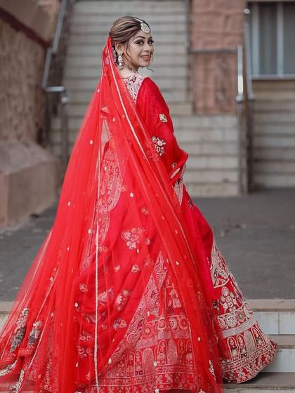 Classic Red & Pink Bridal Looks photo 5