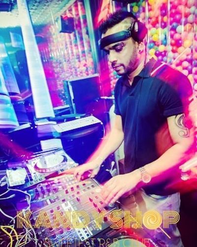 DJ Performance