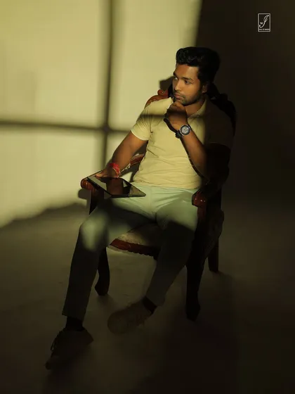 The same lighting setup used to create a more contemplative and dramatic mood.