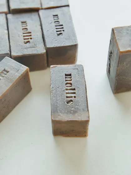 A single 'Milano Morning' bar, showcasing its rustic, handcrafted look.