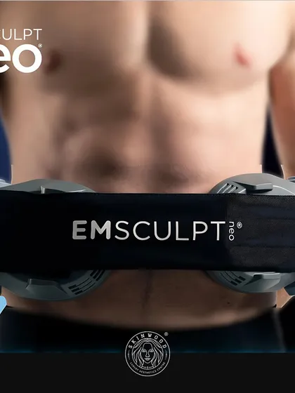 A close-up of the Emsculpt NEO applicator targeting the abdominal muscles. This technology is designed to deliver high-intensity focused electromagnetic energy deep into the muscle tissue, creating contractions far more powerful than voluntary exercise.